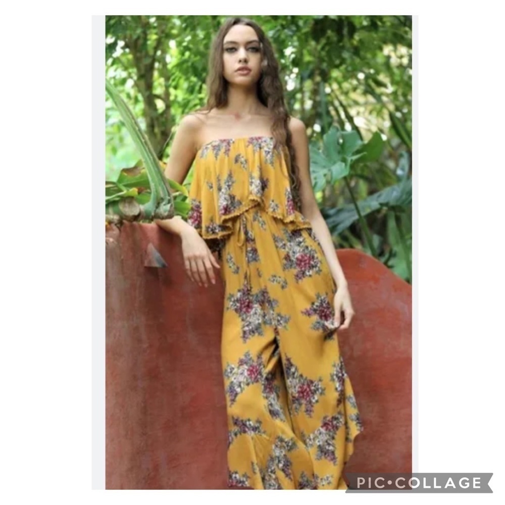 Angie Gold Floral Stapless Cutout Back Wide   Leg Cropped Jumpsuit Size Small